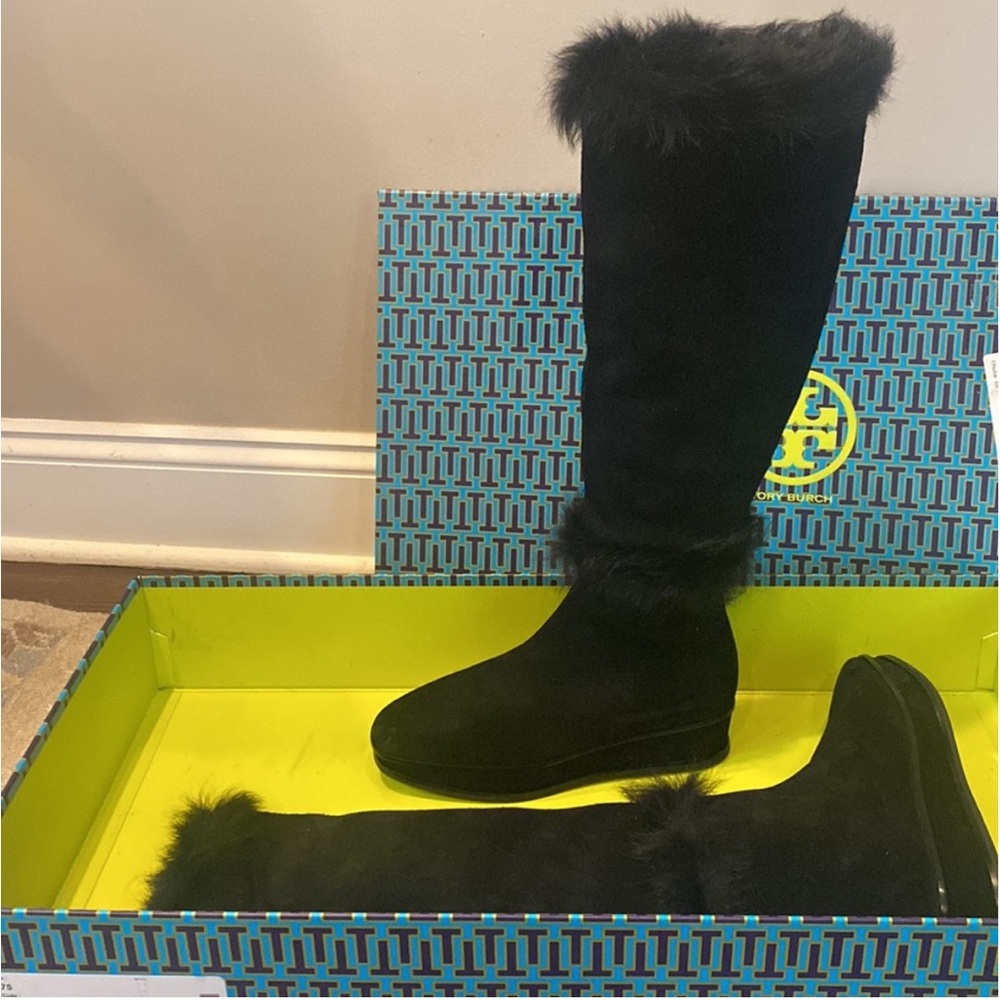 NWT Tory Burch genuine shearling boot - Picture 6 of 9